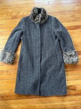 Women's Tweed Coat with Faux Fur Trim